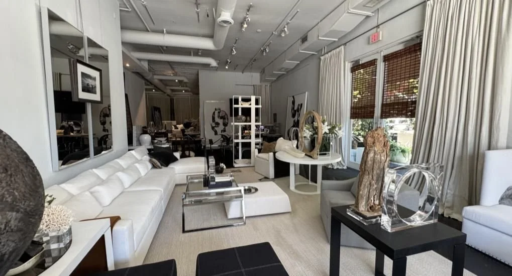07-showroom-gallery-space.jpg