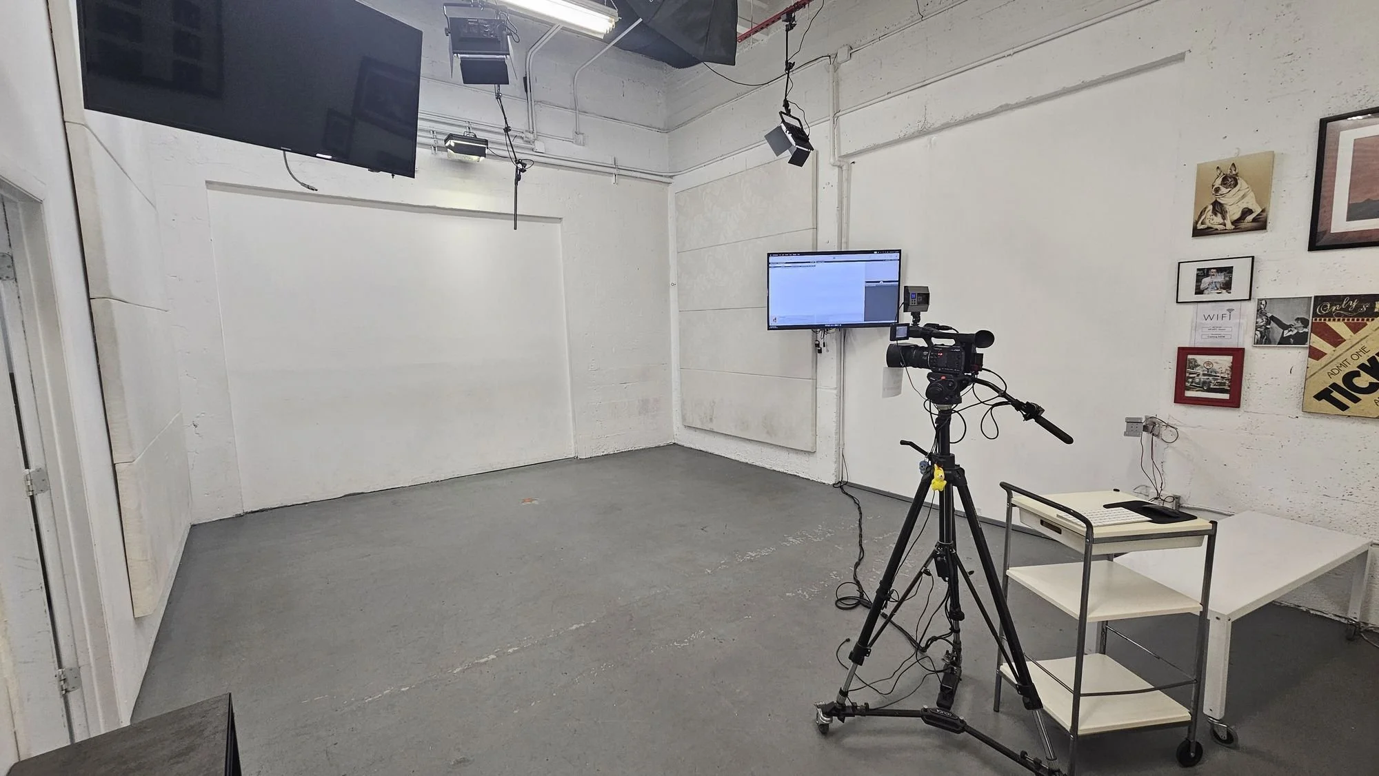 06-open-production-room.jpg