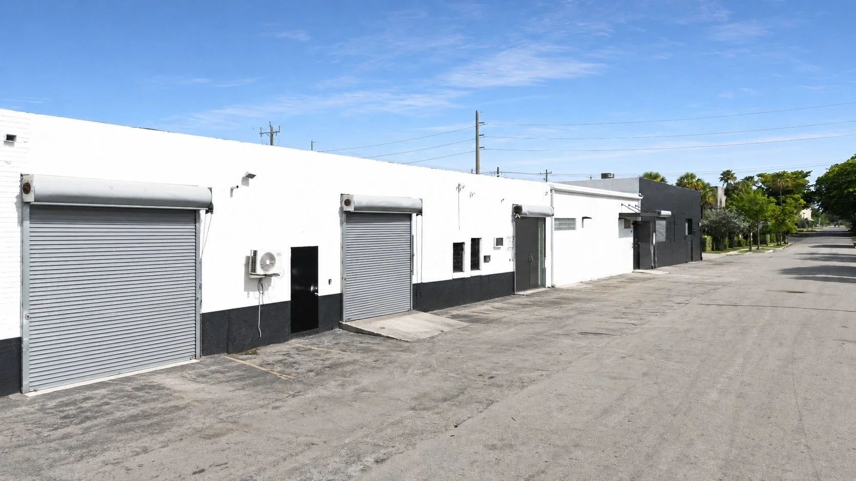 02-bay-doors-side-elevation.jpg