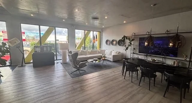 12-interior-2.jpg