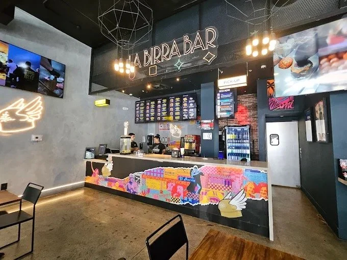 12-la-birra-bar-interior-2.jpg