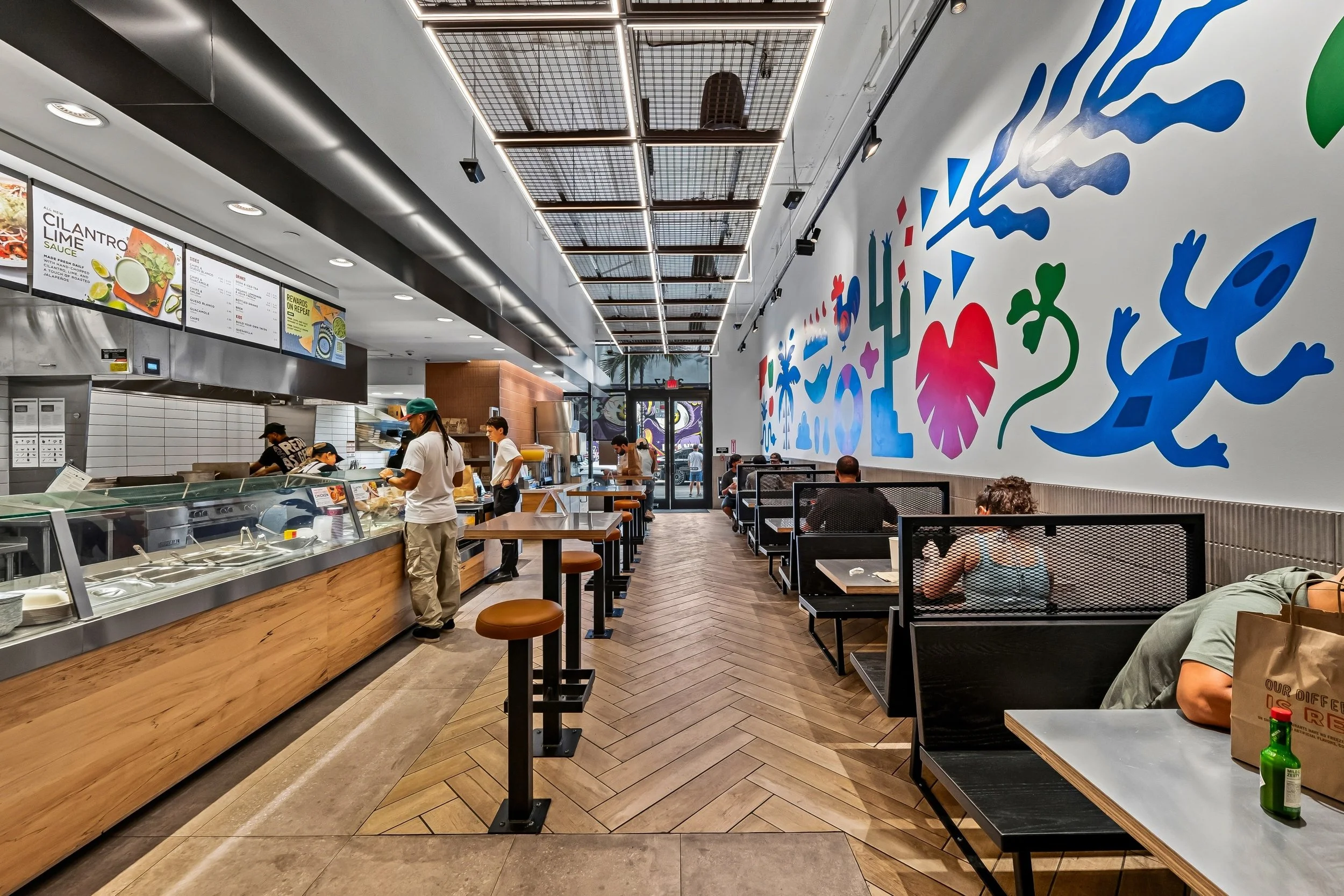 08-107-taste-interior.jpg
