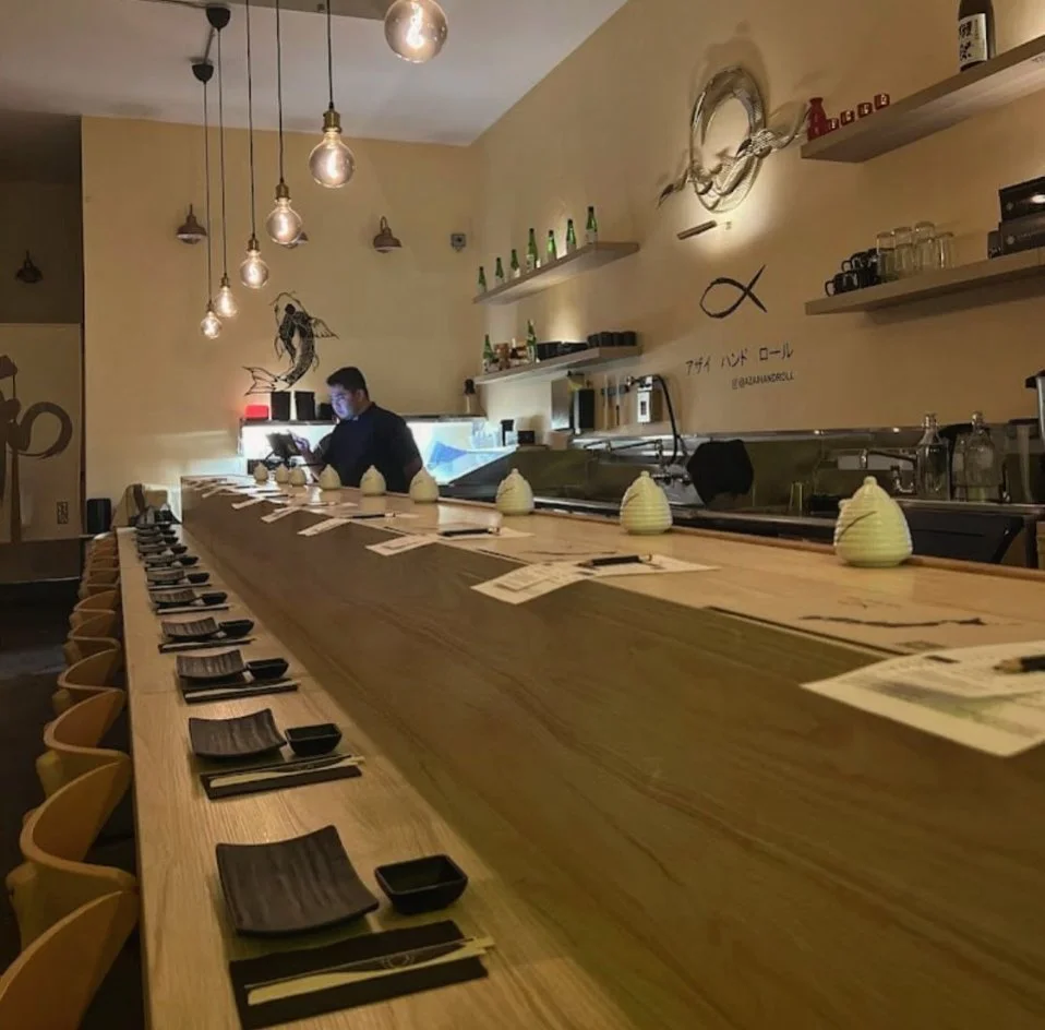 17-azai-hand-roll-interior.jpg