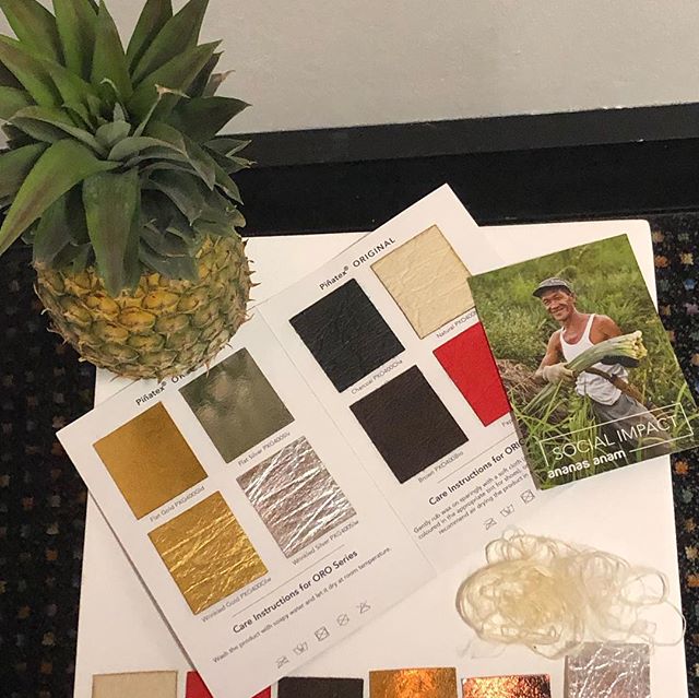 Piñatex - pineapple fibre leather!! Made from leaves, an existing byproduct of agriculture - their use creates an additional income stream for farming communities and can be processed free of harsh chemicals.
@raw.assembly #sustainablefashion #whomademyclothes @pinatex