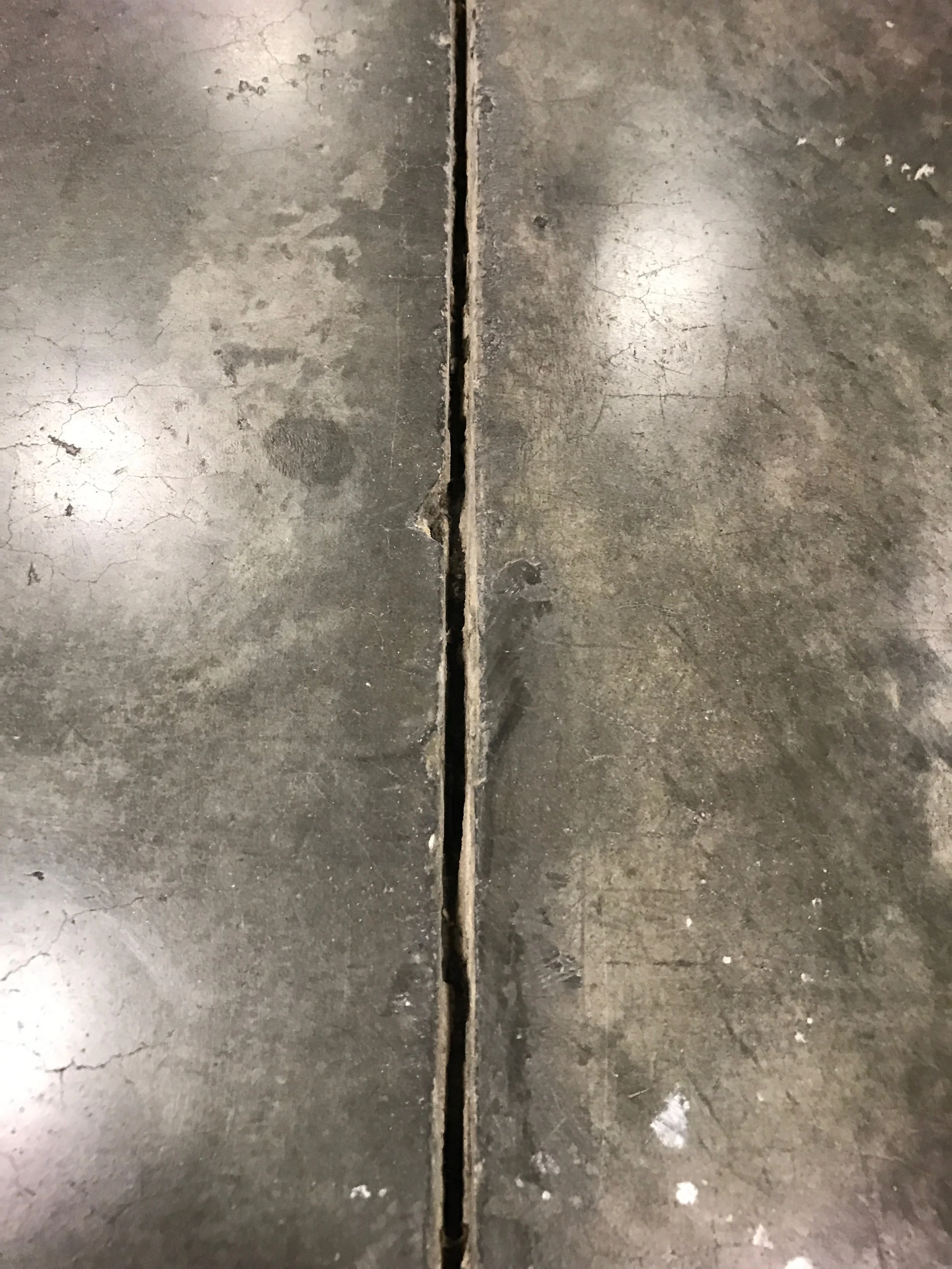  Warehouse sealant installation 