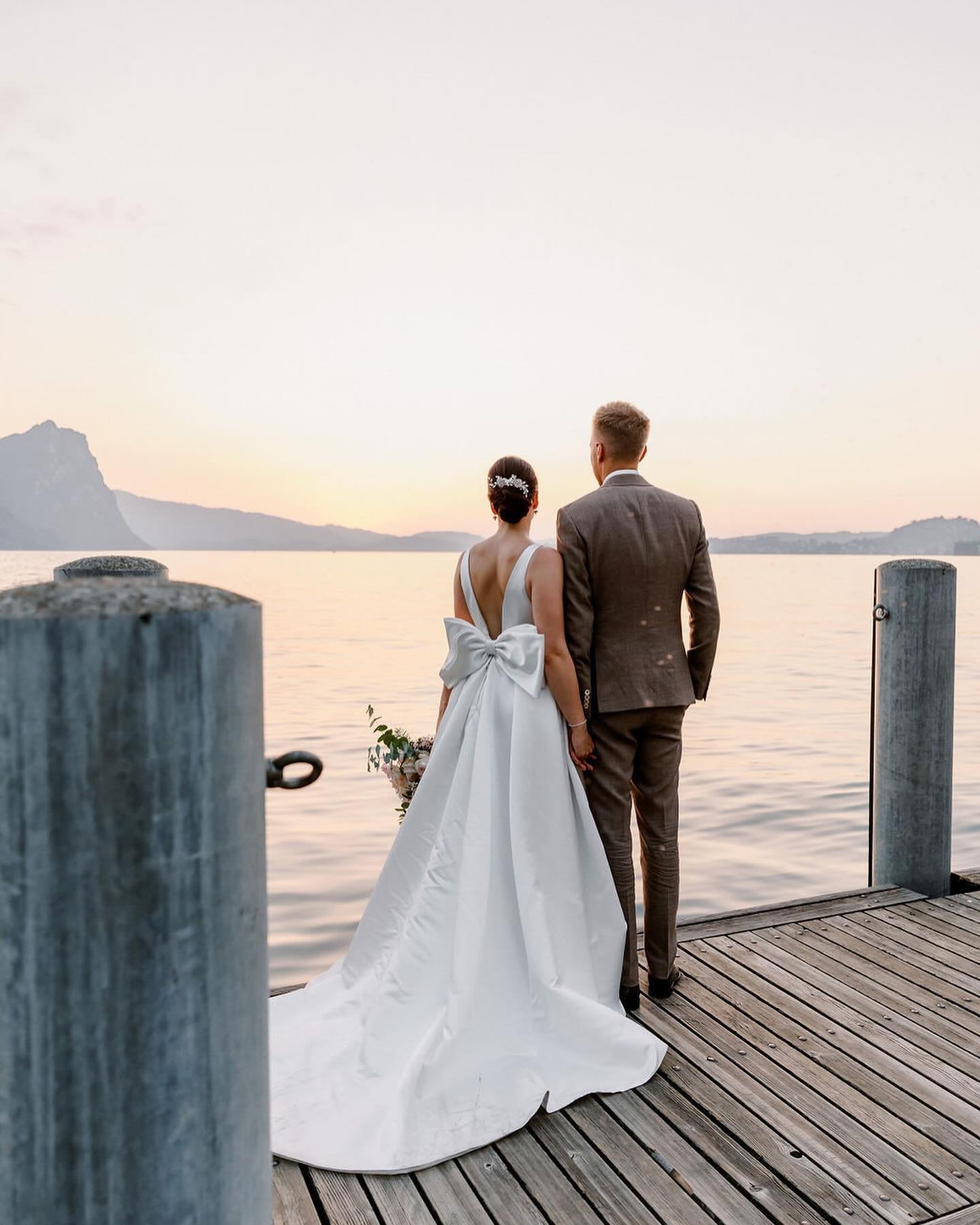 &laquo;
autumn wedding at lake lucerne

Location: @vitznauerhof 
Fotografie: @davidandkathrin, @m_____stories, @mcreativedirections 
Videografie: @davidandkathrin 
florales Design &amp; Styling: @tabea
Zeremonie: @traumich.ch
Papeterie: @chantalhof
L