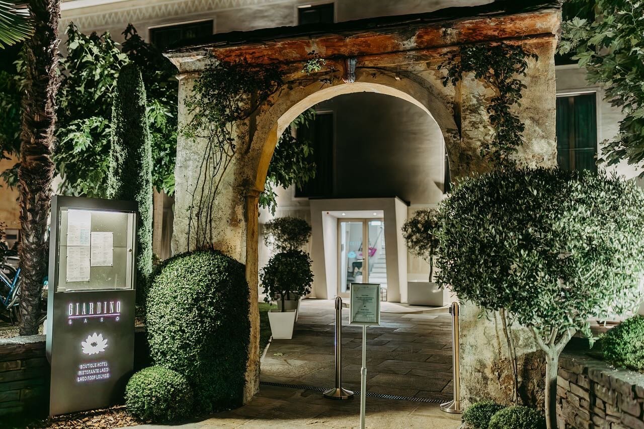 &laquo;
ticino weddings&hellip;

Location: @giardino.lago 
Fotografie: @jennifer_cicort 
Dekoration &amp; Blumen: @fiordalisaascona 
DJ: @music2people.ch
Leuchtbuchstaben: @leuchtbuchstabenschweiz 

#location #heiratenimtessin #ilovegiardino #hochzei