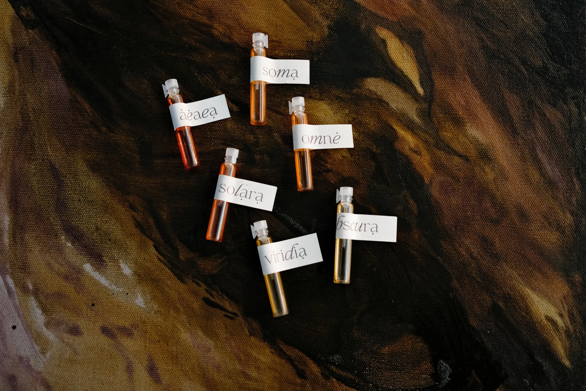 Natural perfume oil discovery set