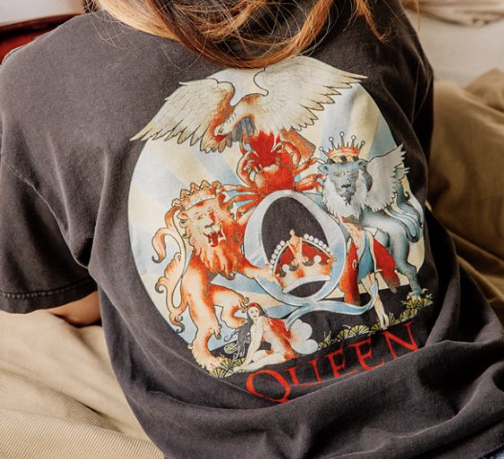 Day Queen Tee