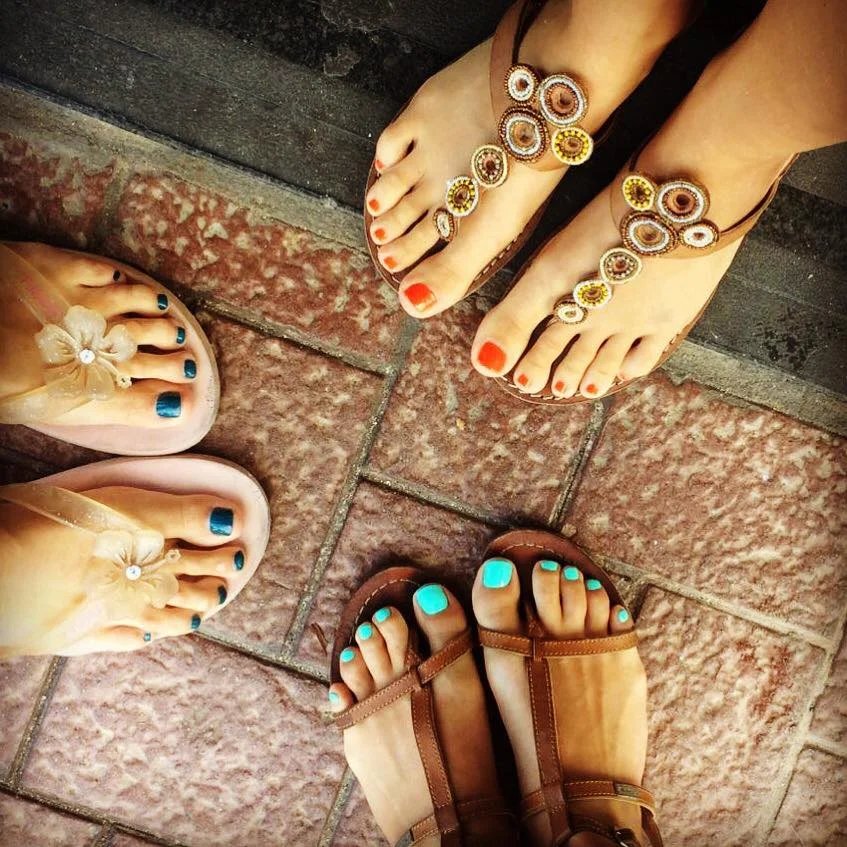 happy toes.jpg