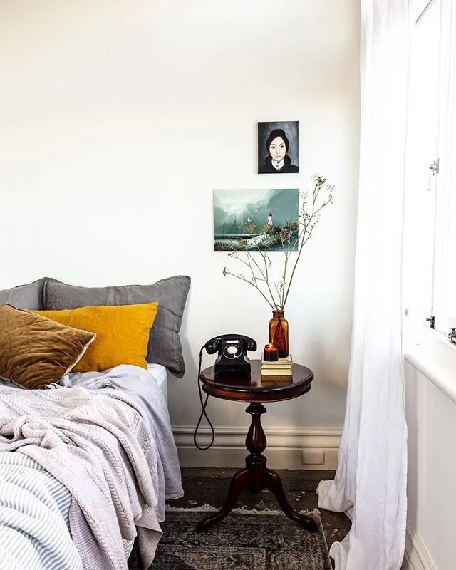 Wish I could say I spent the day lounging about right here. Sadly not. However today&rsquo;s been quite productive, ticking lots off the to-do list.  Here&rsquo;s an image from a soon to be guest room, I&rsquo;ve been playing around with the styling and this image features the lovely Charlotte portrait from the very talented @marleyandlockyer ...isn&rsquo;t she darling?  Righto, back to it, a few more recipes to finish up for a client, prep for a shoot here tomorrow and whip up a quick Vicki sponge to celebrate HRH birthday, I&rsquo;m thinking I&rsquo;ll fill it summer&rsquo;s raspberry jam and mascarpone cream.  Ready to ease ourselves into a busy week. .
.
.
.
.
.
#thebowiereno #heritagehouse #historichome #edwardianhouse #edwardianhome #bowmonthouse #edwardianarchitecture
#periodproperty #tasmaniancountryhouse #edwardian #oldisbeautiful #thestylingmasterclass 
#countryhouse #howihome #moneypit #oddhouses #myeclectichome 
#restorationproject #huonvalley #periodhomesofinstagram #myper