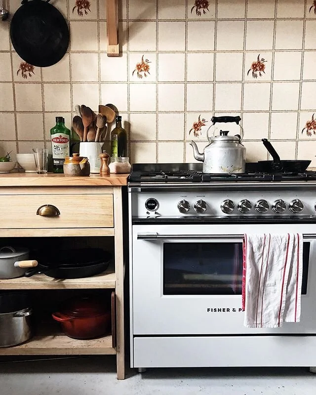 As is, where is. Real life kitchen, with the kettle boiling.  Forgot to style it, heck I forgot to even wipe down the benches. A shabby tea towel, dishes in the sink and the floor needs a mop. But I was so taken by the light here, forgot about those other things. There&rsquo;s something so inviting about a well-lit kitchen.  A well-lit real kitchen is even better. .
.
.
.
.
.
.
#thebowiereno #heritagehouse #historichome #edwardianhouse #edwardianhome #edwardianarchitecture
#periodproperty #tasmaniancountryhouse #edwardian #oldisbeautiful #divisivetiles #80skitchen #thebowmont #bowmonthouse
#countryhouse #howihome #moneypit #oddhouses #myeclectichome 
#restorationproject #huonvalley #periodhomesofinstagram #bespokecolour #reallifekitchen #myperiodhomestyle