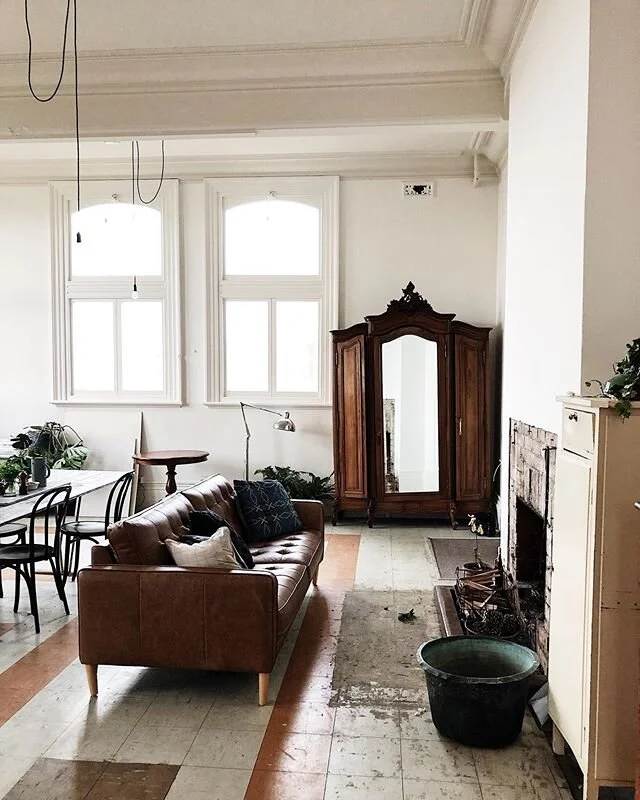 Good morning from the great room. It&rsquo;s a frosty morning outside, fingers are frozen to the bone and it actually feels warmer inside than out for once. Plans for today include sitting by the fire, reading books and eating toasted sandwiches. Might get the jaffle iron out and cook them in the fire.  Have a lovely Sunday folks! .
.
.
.
.
.
.
#thebowiereno #floornotfinished #heritagehouse #historichome #edwardianhouse #edwardianhome #thebowiestudio #edwardianarchitecture
#periodproperty #tasmaniancountryhouse #edwardian #oldisbeautiful
#countryhouse #howihome #moneypit #oddhouses #myeclectichome #sundaybest
#restorationproject #huonvalley #periodhomesofinstagram #myperiodhomestyle