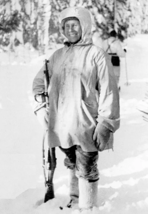 Simo Häyhä after being awarded with the honorary rifle model 28