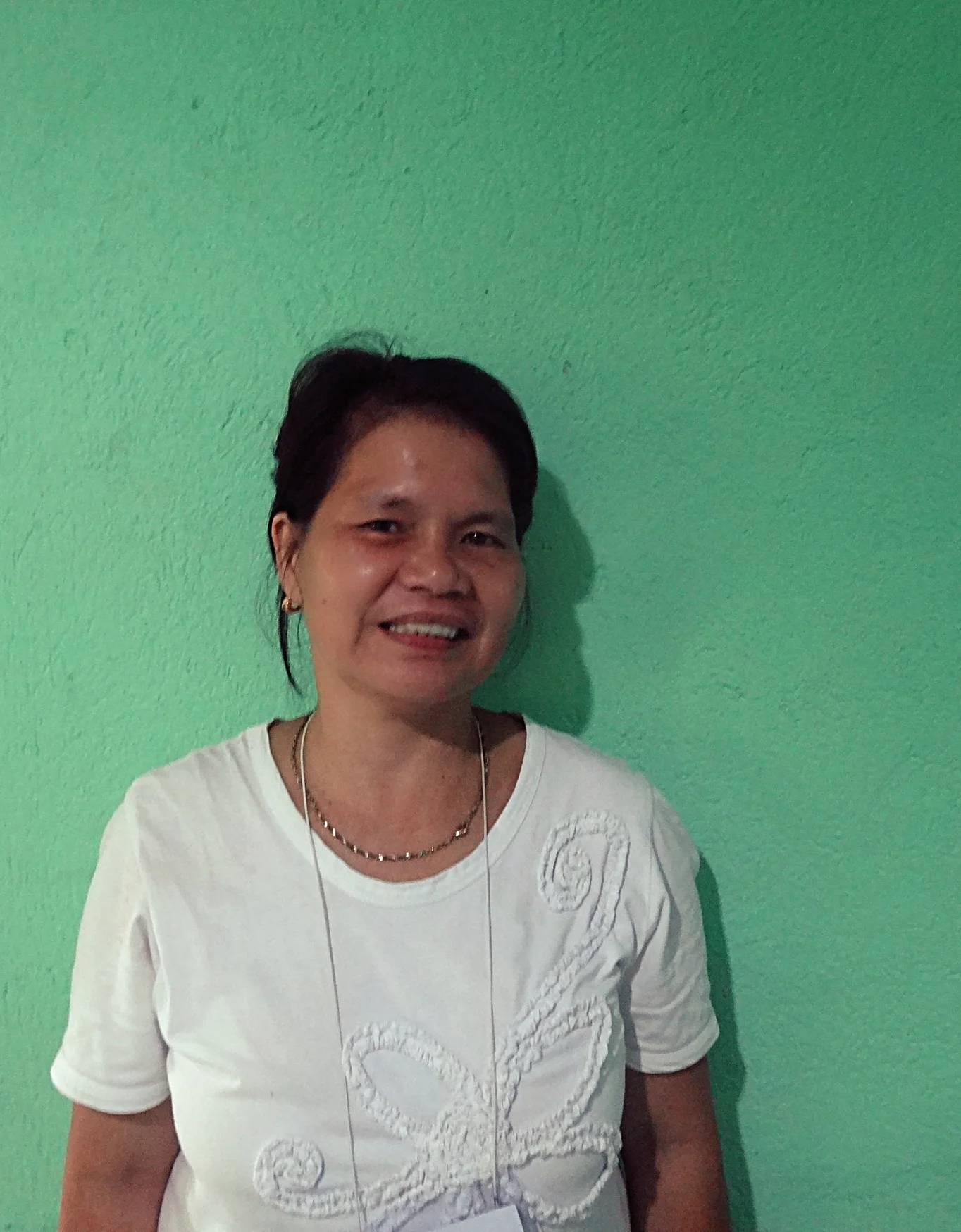 Talking education with community volunteer Analyn Regollen