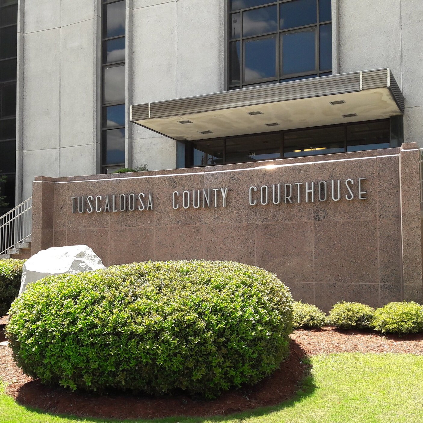 Tuscaloosa County Courthouse - the scene of Bloody Tuesday
