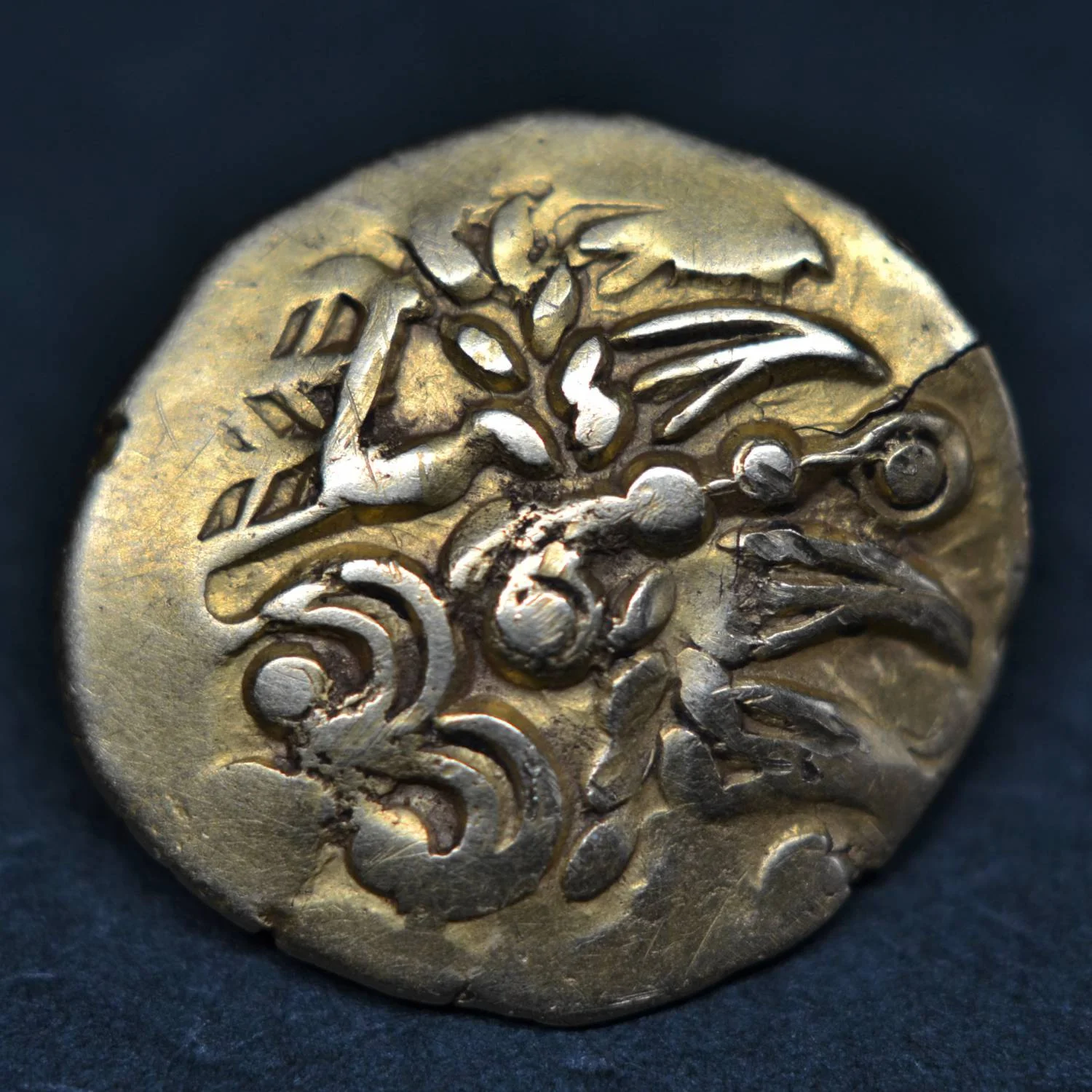 BRITISH "REMIC" TYPE CELTIC GOLD QUARTER STATER.