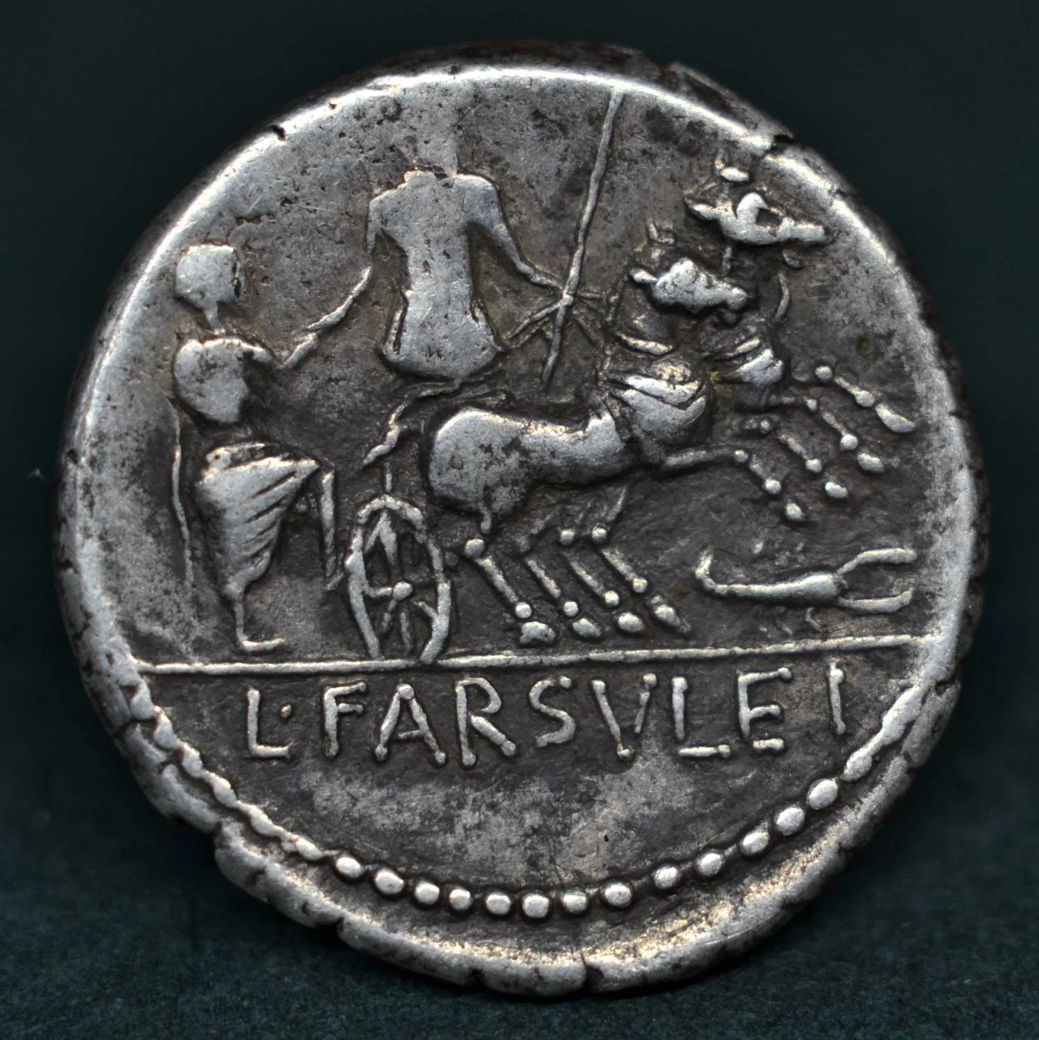 SILVER DENARIUS OF L. FARSULEIUS MENSOR, 75 BC.