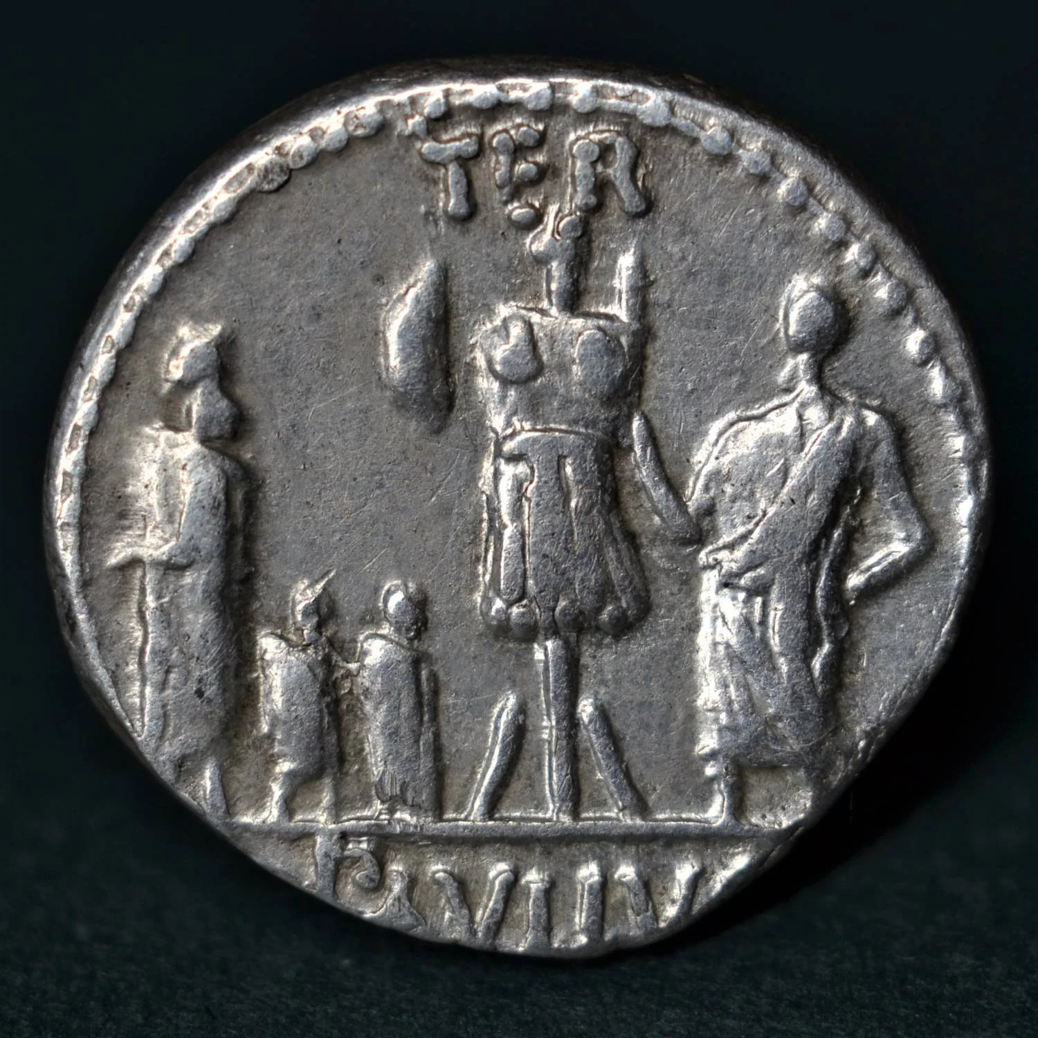 SILVER DENARIUS OF L. AEMILIUS LEPIDUS PAULLUS, 62 BC.
