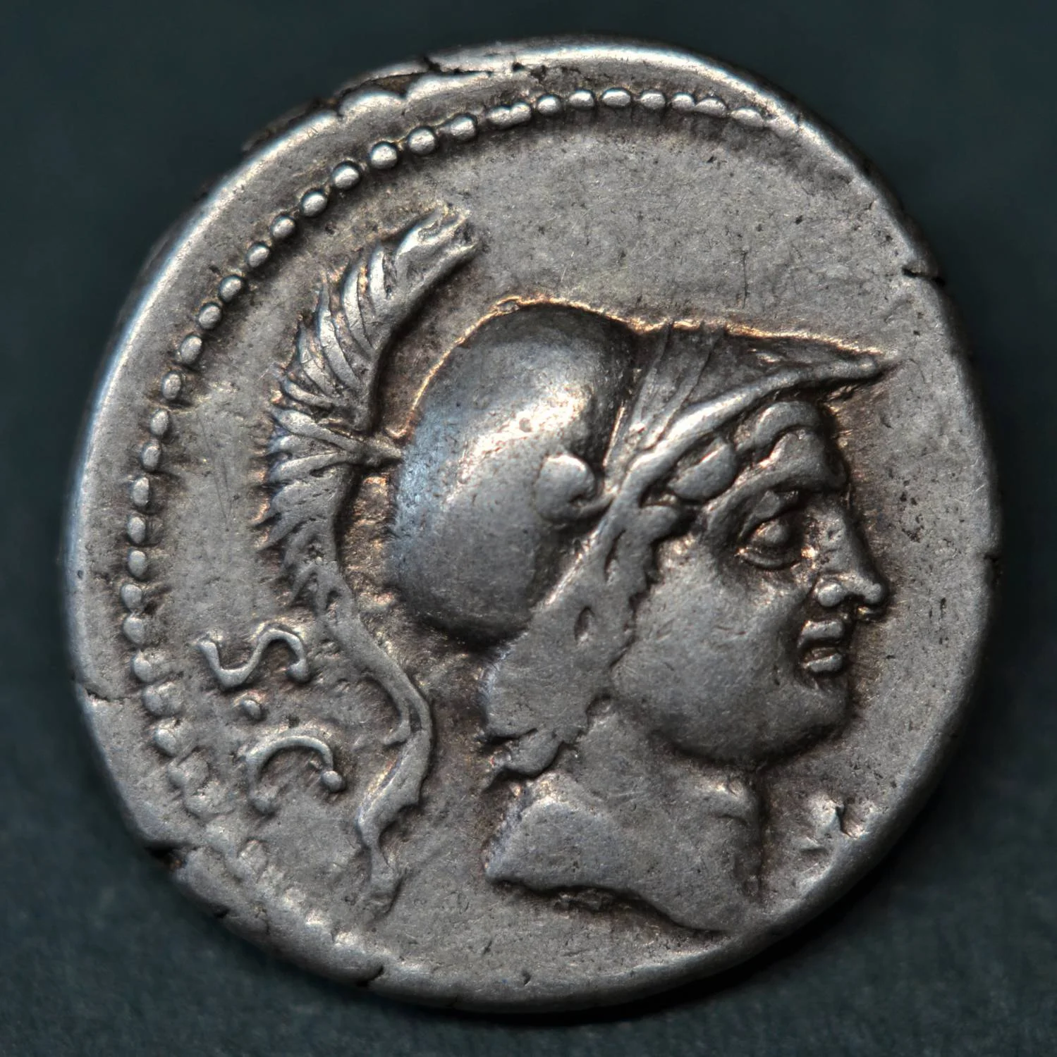 SILVER DENARIUS OF L. RUSTIUS, 76 BC.