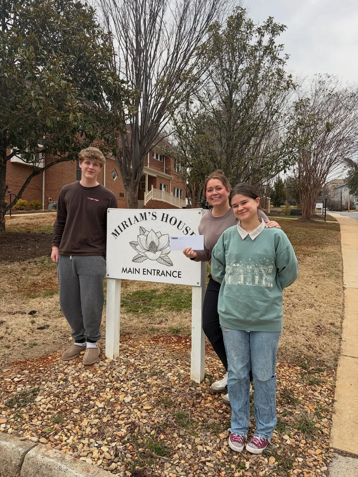 EC Glass Student Council students designed, sold, and gave back&mdash;raising $200 through their &ldquo;Neighborhoodies&rdquo; fundraiser to support our work to end homelessness!

We&rsquo;re so grateful for young leaders who show up for their commun