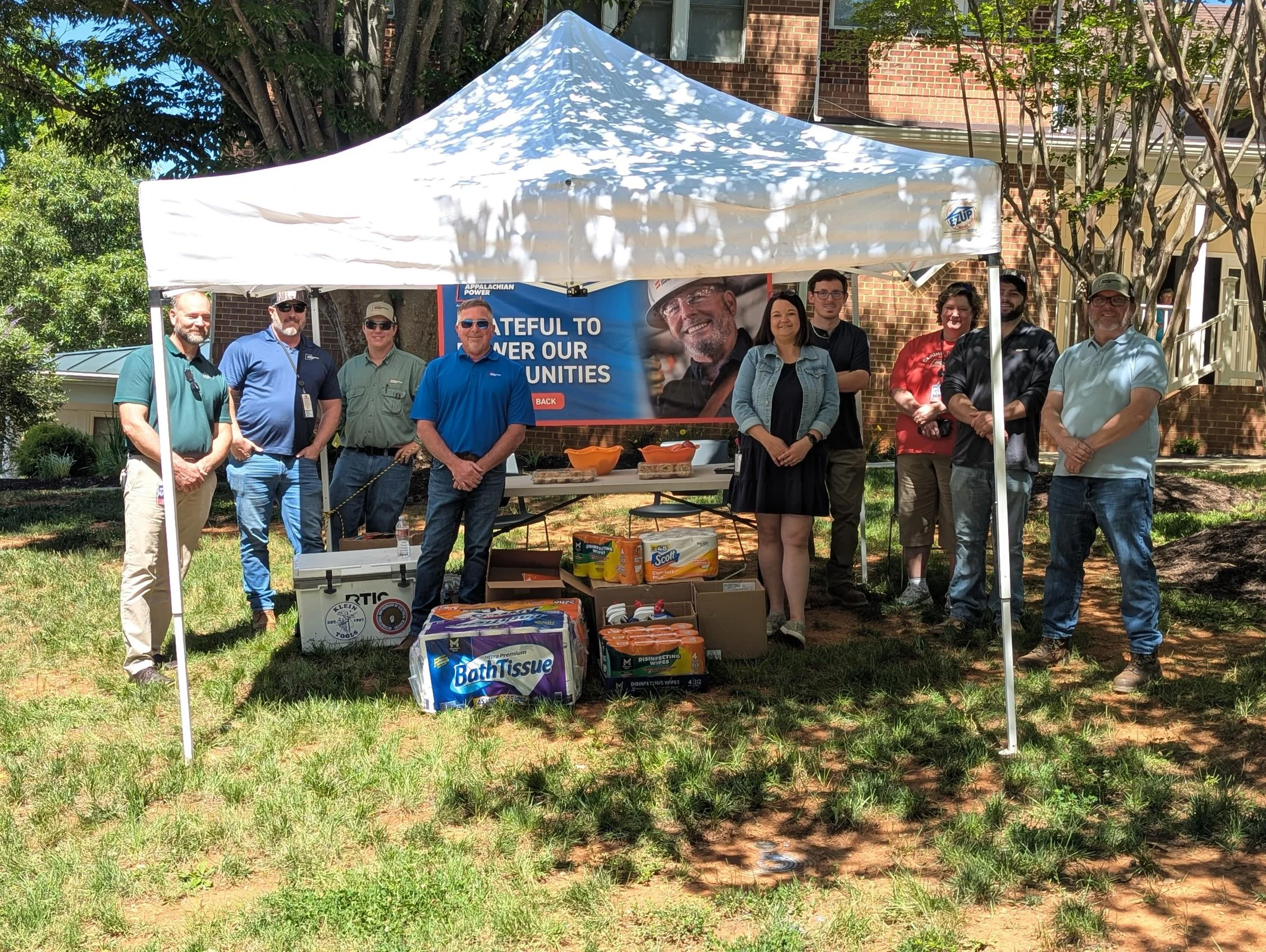 Our friends at @appalachianpowerco stopped by yesterday to demonstrate their incredible commitment to our work ending family homelessness! Their team provided much needed supplies for our new family shelter and provided financial support to ensure th