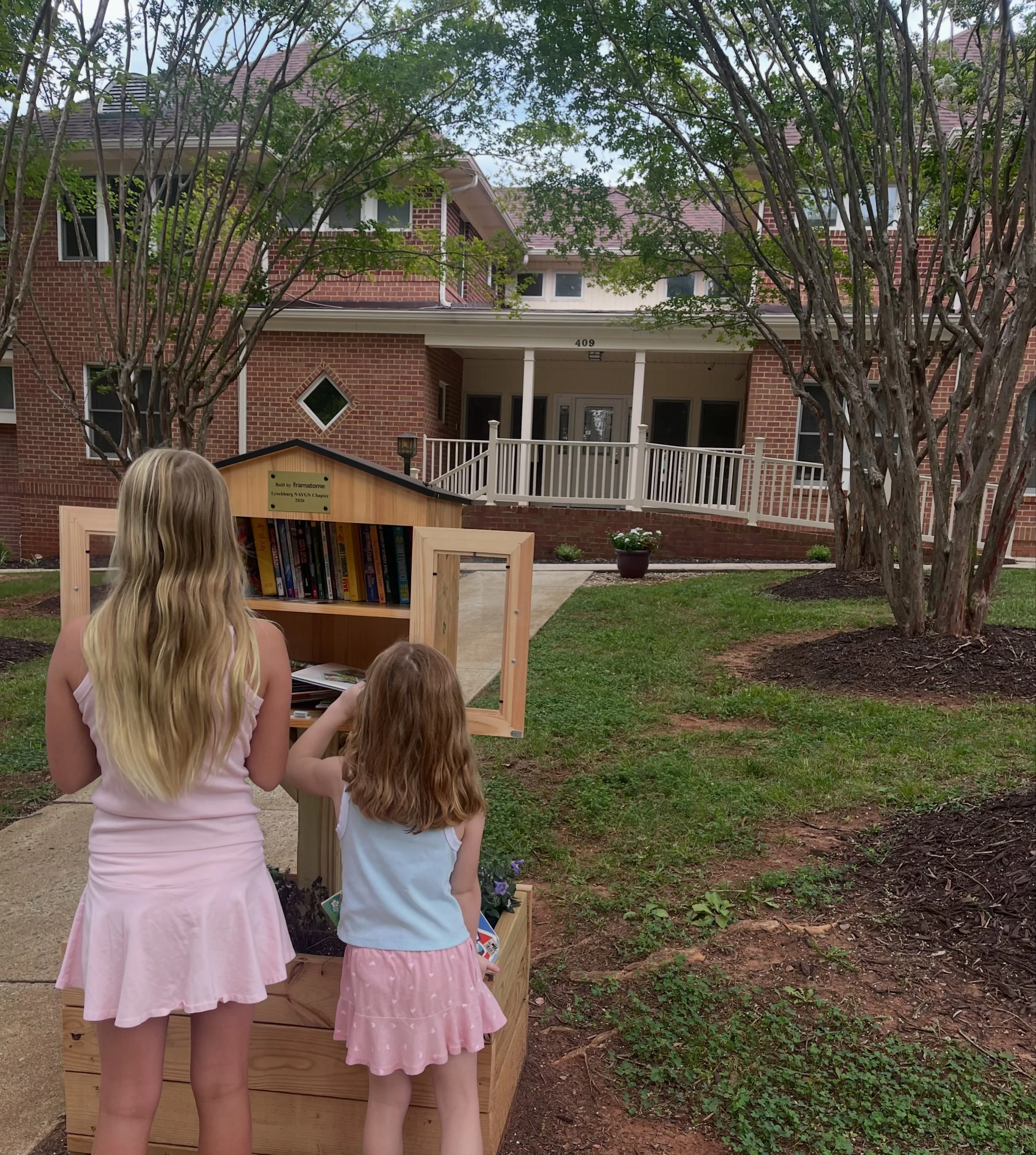 Did you know that Miriam&rsquo;s House has a little free library? Our library was lovingly built by @framatome_na and is open to everyone in our community. Be sure to visit us on Magnolia Street and take a book, leave a book!
