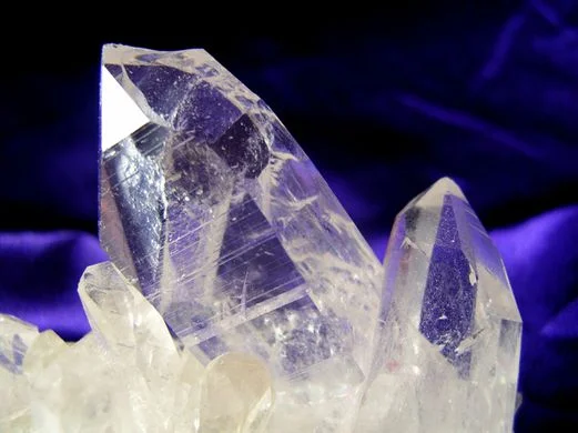 http---www.catherinevarga.com-wp-content-uploads-2012-08-quartz-crystal-web1.jpg