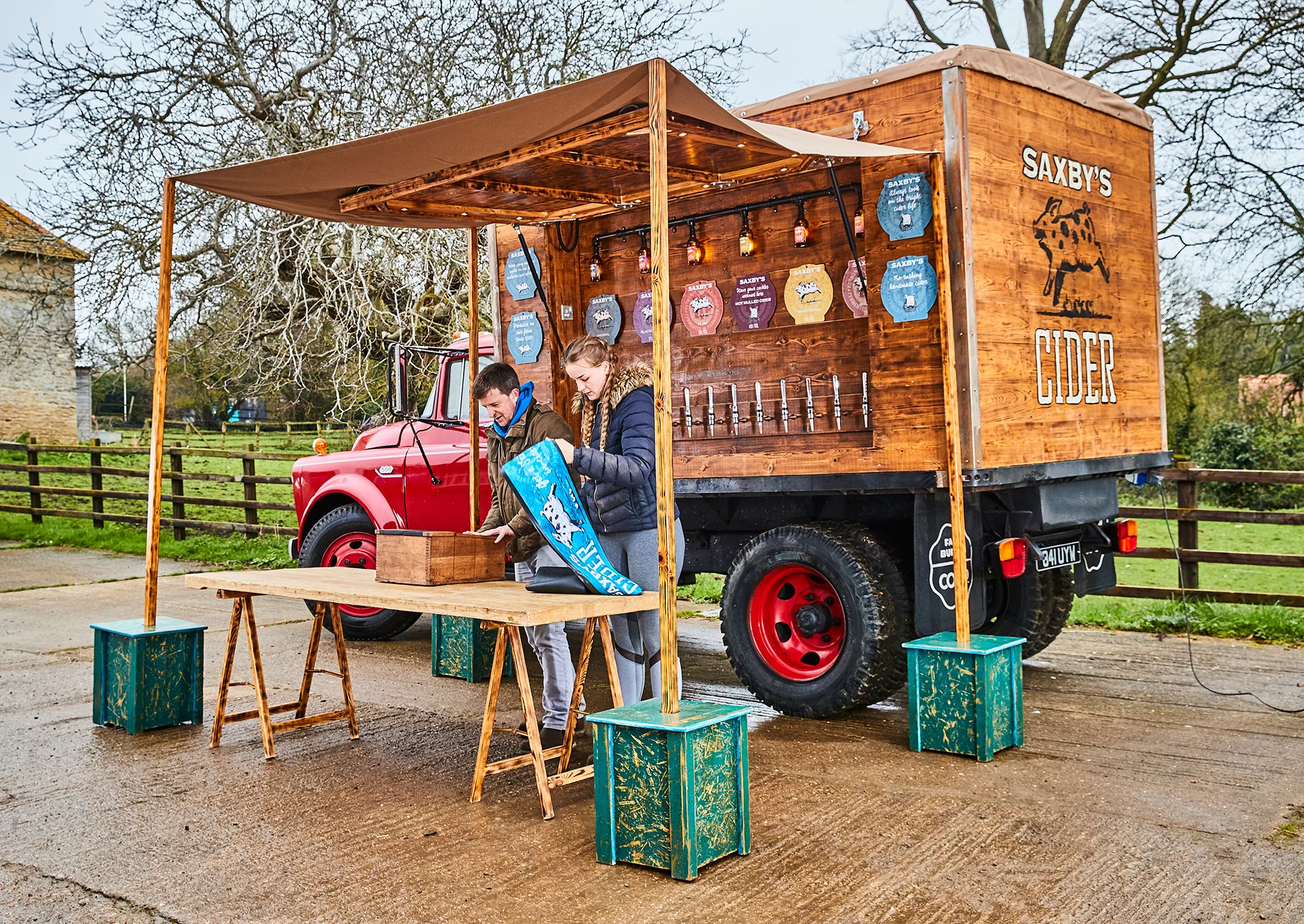 cider-hog-mobile-bar-28.jpg