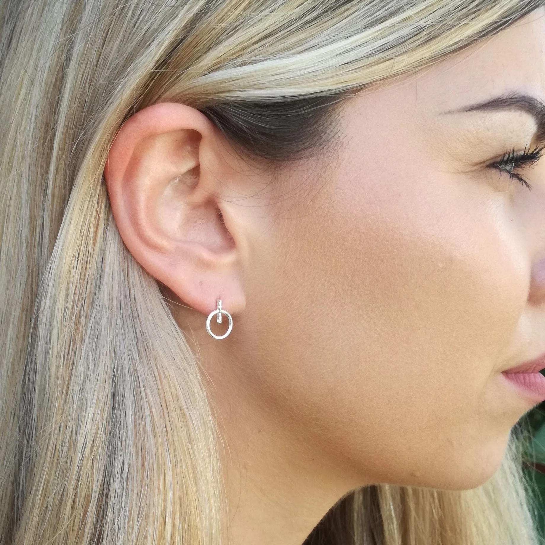 Circle Bar Stud.jpg