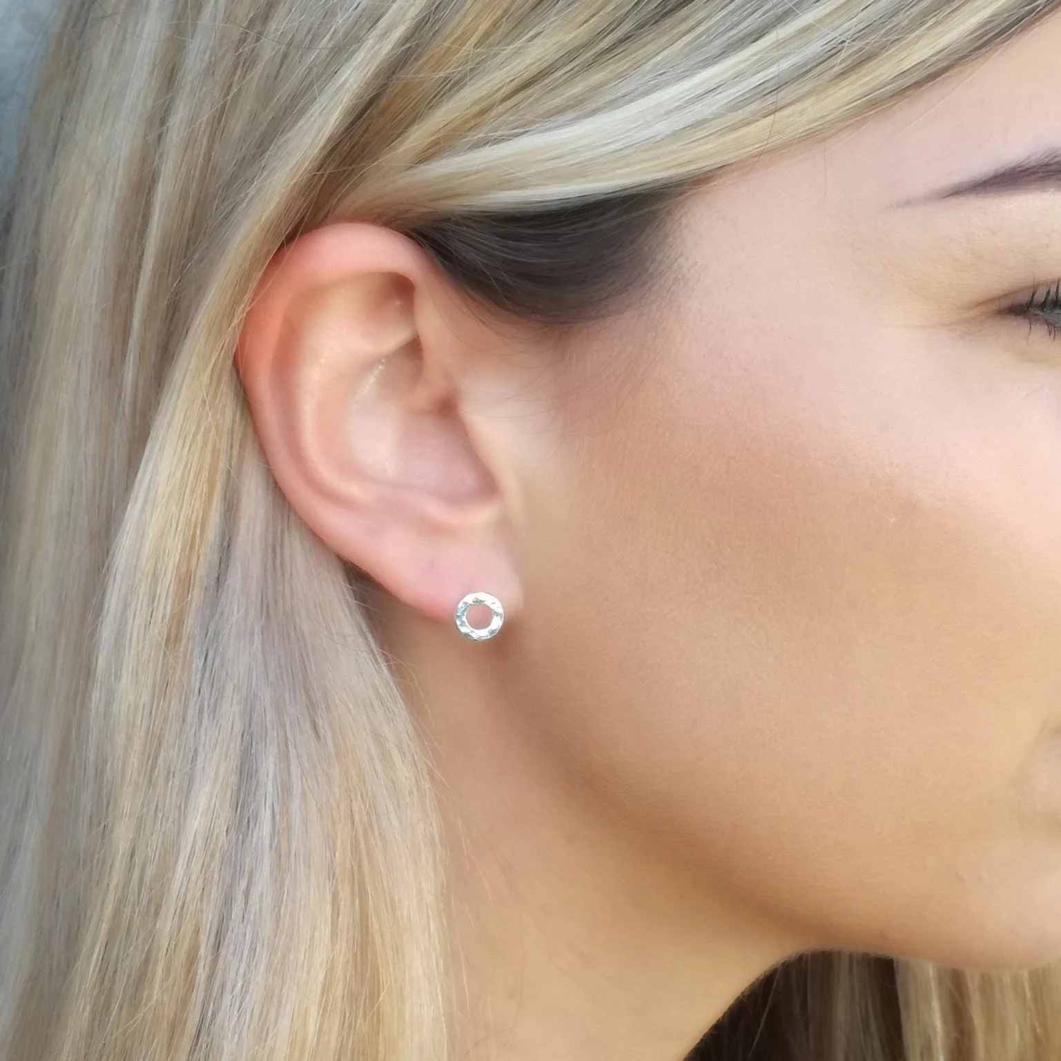 Hammered Circle Stud.jpg