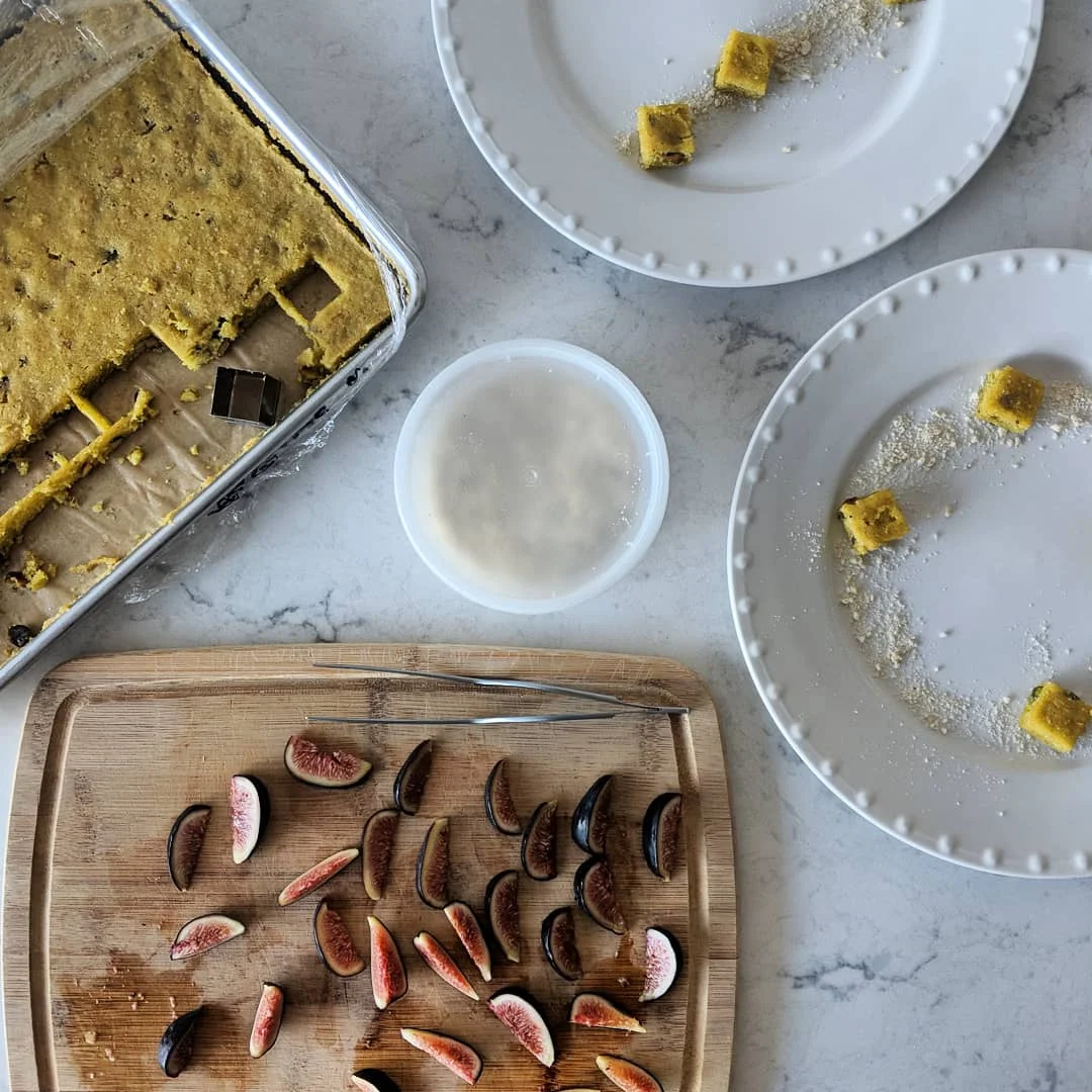 assembly_of_sundae_cake_figs_tweezers.jpg