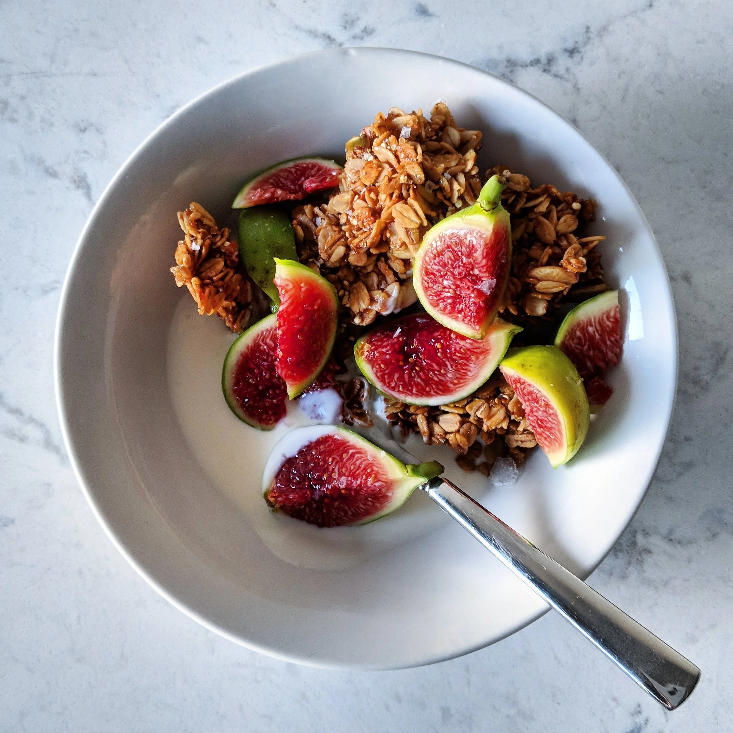 honey_pistachio_granola_with_yogurt_and_figs.jpg