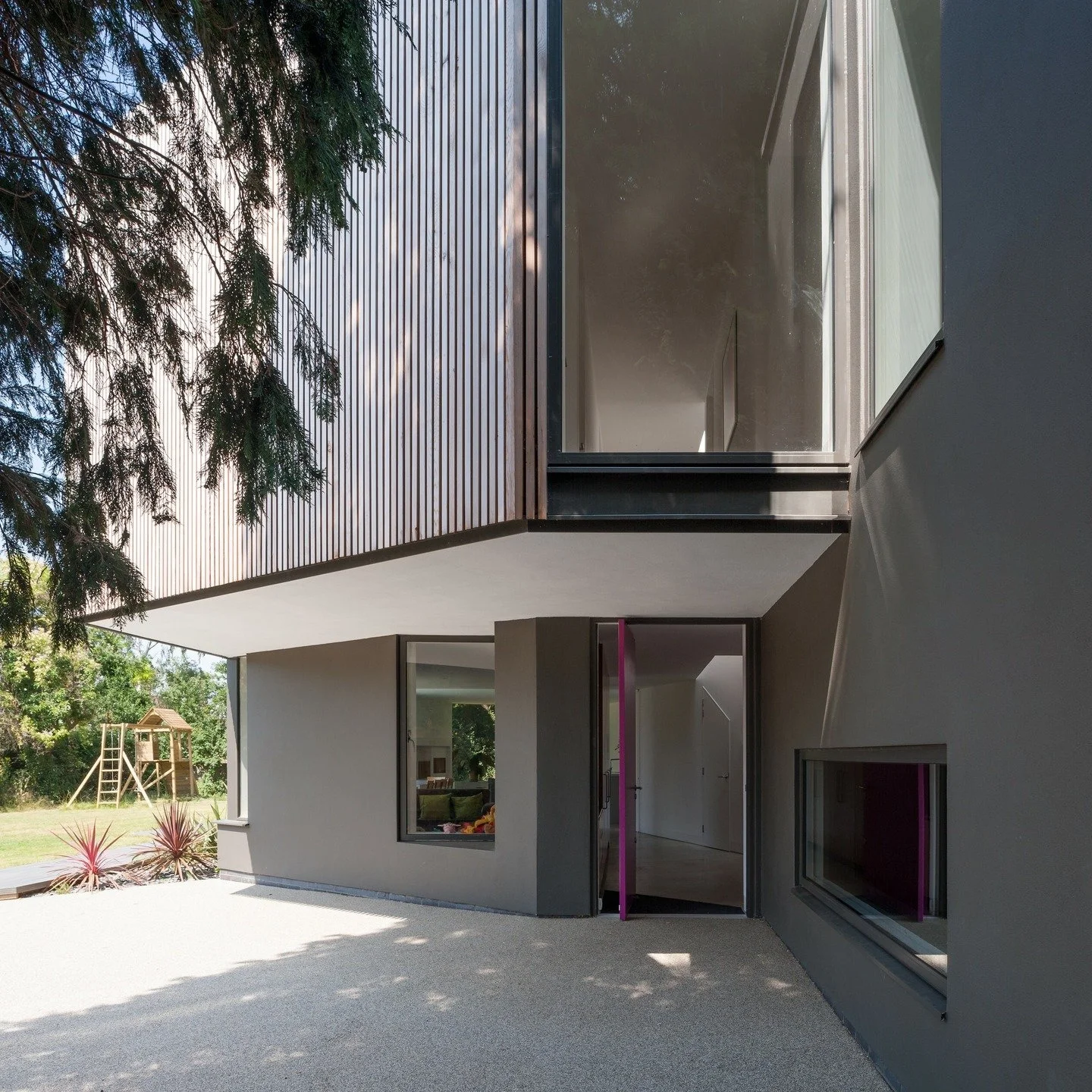 Wedge House. 
We are now back, looking at further work at the site. Finished over 10 years ago, we thought what better reason to share a photo from the archive!

#bemoresoup