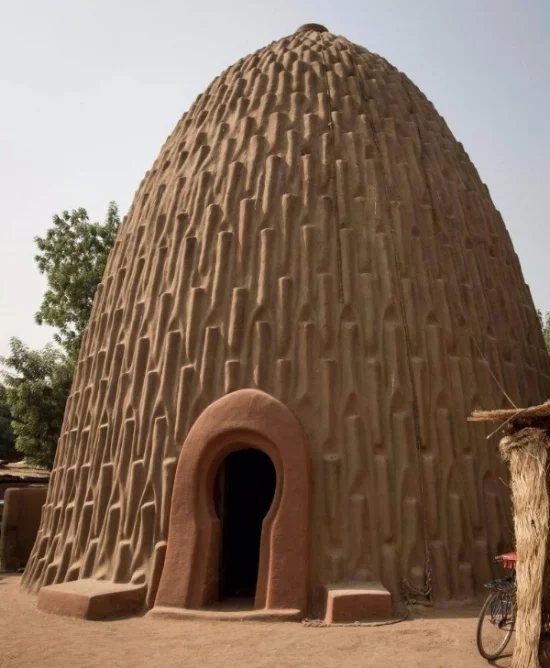 A Mousgoum teleuk (Courtesy of The Institute of Nomadic Architecture )