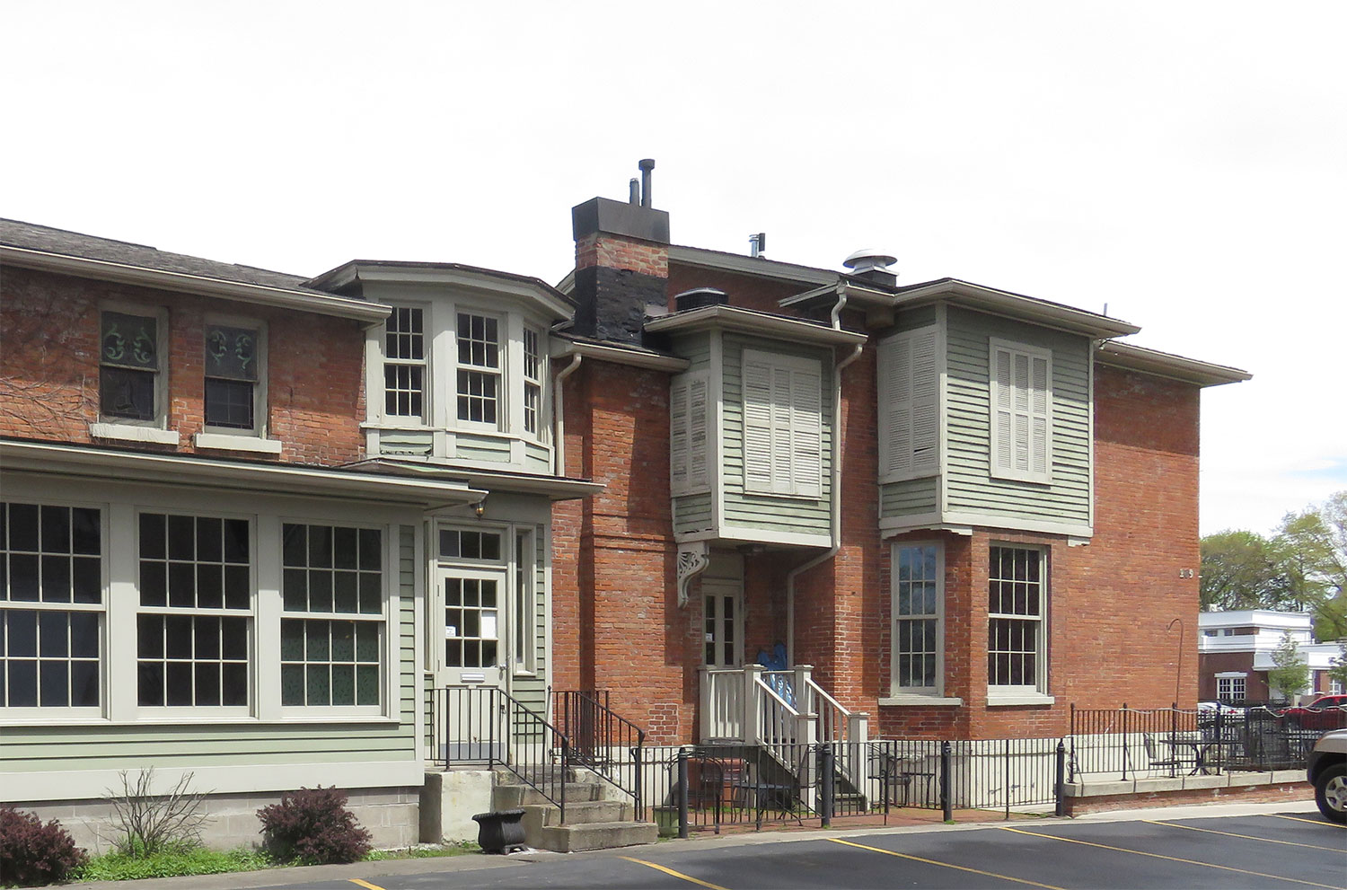 Neighborhood Context Design Influences