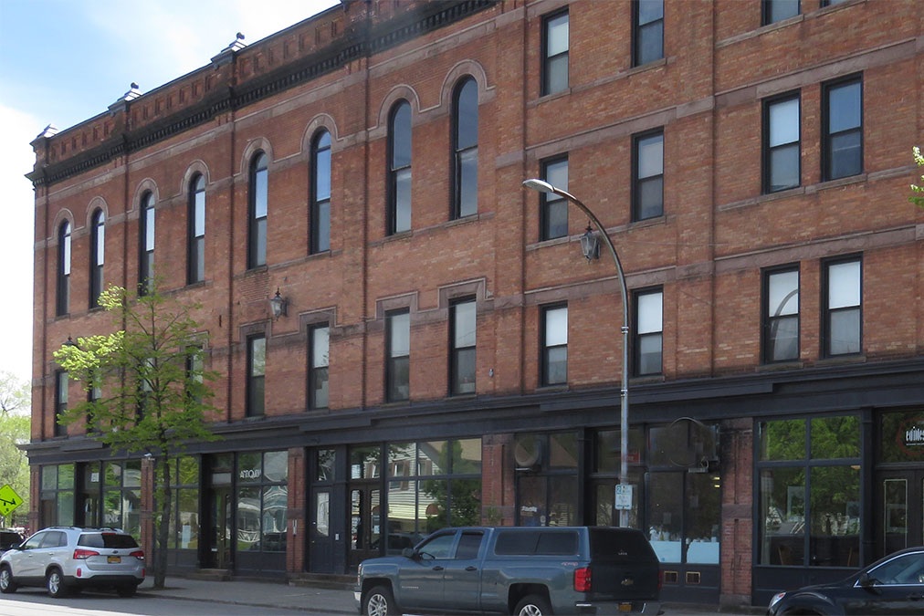 Neighborhood Context Design Influences