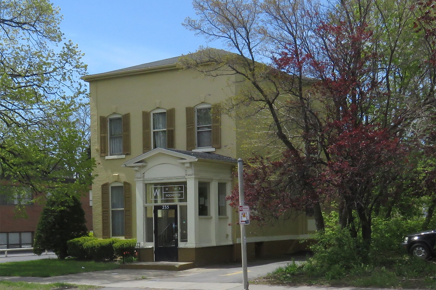 Neighborhood Context Design Influences