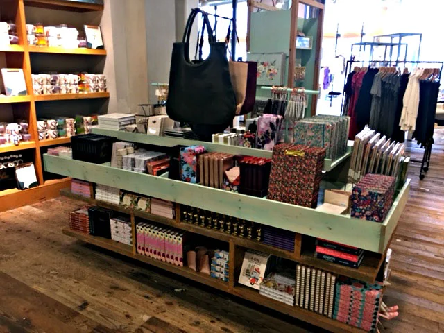 Mod. Merchant image 6.JPG