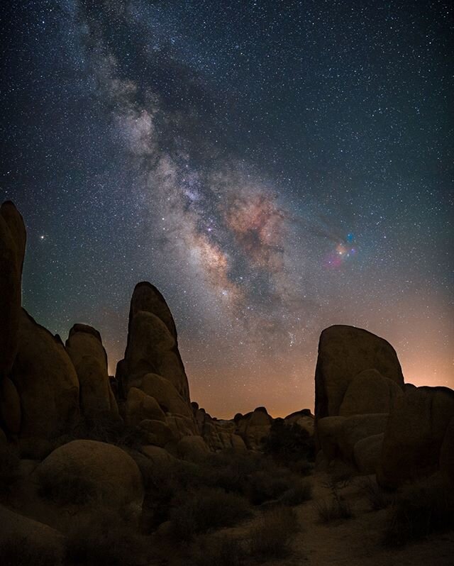 Looking to find a shooting star on your next visit to Joshua Tree?  Use these stargazing tips from @joshuatreenps during your next visit.
⭐⭐ ⭐ 
Tips for Stargazing
✨ Use Red Lights Only
Do not use bright white flashlights, headlamps, or cell phones. 
