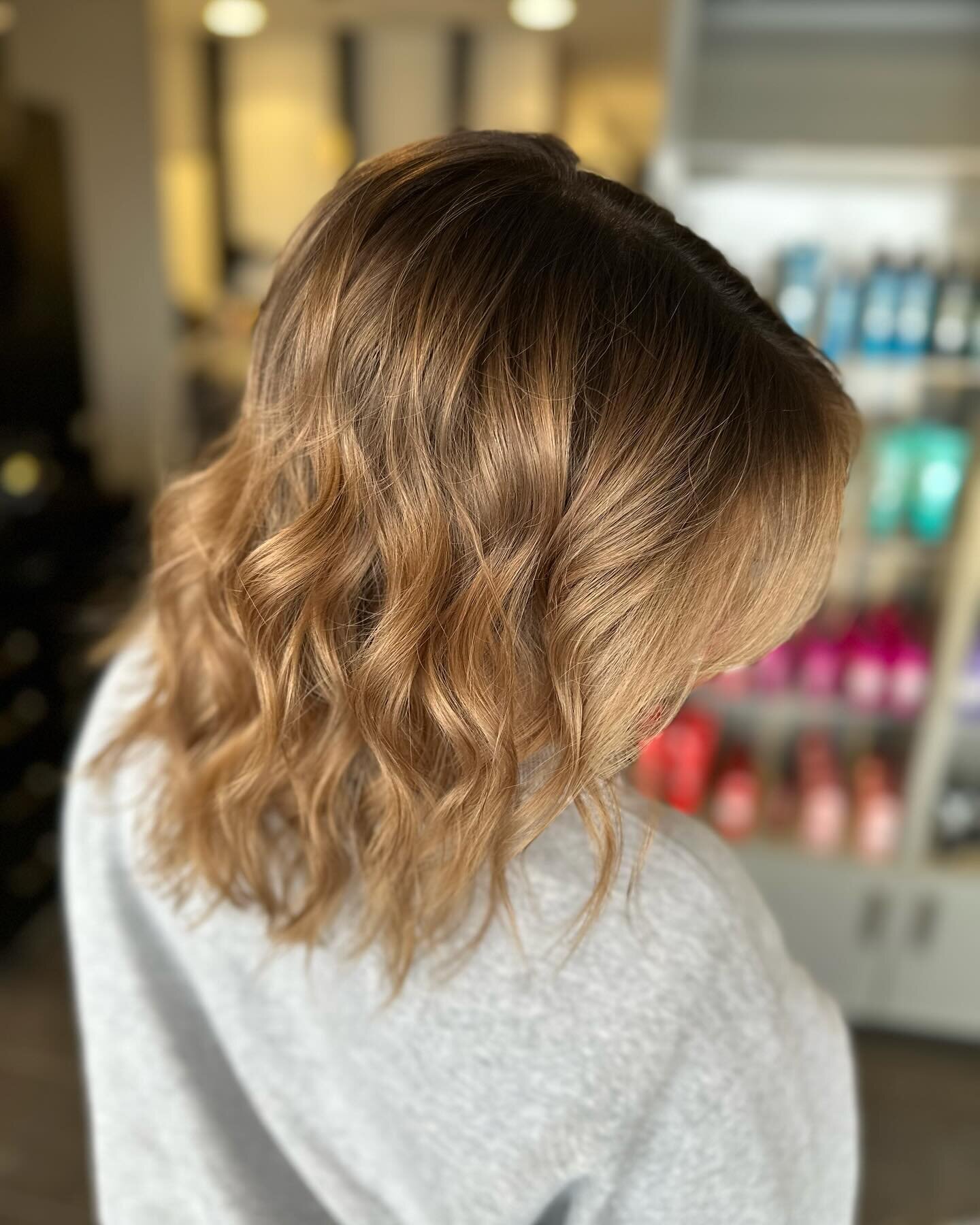 ~ blended ~ gloss ~ lowlights ~ low maintenance ~  #moncton #monctonNB #NB #newbrunswick #explorenb #dieppe #shediac #riverview #monctonhairstylist #newbrunswickhair #newbrunswickstylist #monctonhairsalon #eastcoasthair #supportlocal #atlanticcanada 