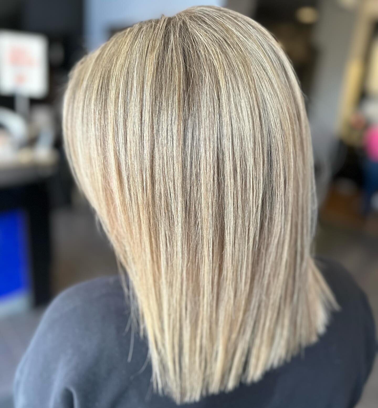 ~ beige ~ blonde ~ babylights ~ stunning ~  #moncton #monctonNB #NB #newbrunswick #explorenb #dieppe #shediac #riverview #monctonhairstylist #newbrunswickhair #newbrunswickstylist #monctonhairsalon #eastcoasthair #supportlocal #atlanticcanada #redken