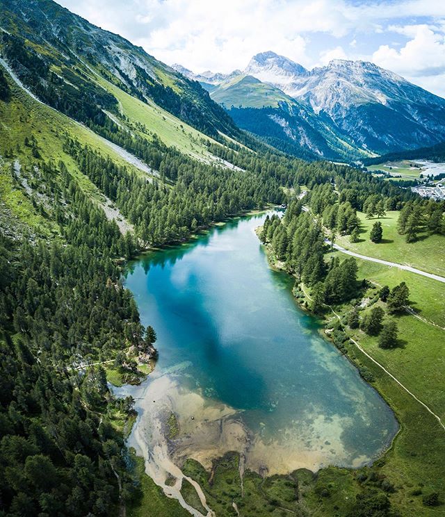 Heute am fischen und podcasten mit @srfdigital 
Fisch gabs keinen daf&uuml;r dieses Foto

#graub&uuml;nden 
#ig_graubuenden 
#bodylpics 
#drone
#palpuognasee