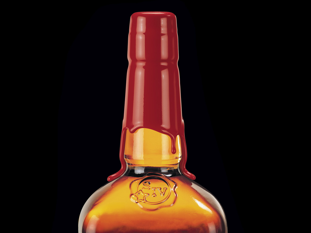 For the special Hollywood Issue for Esquire, we created an insert celebrating all the different types of genres that Hollywood has to offer. Viewers could then visit the Maker's Mark website to direct their own dip starring Maker's Mark. 