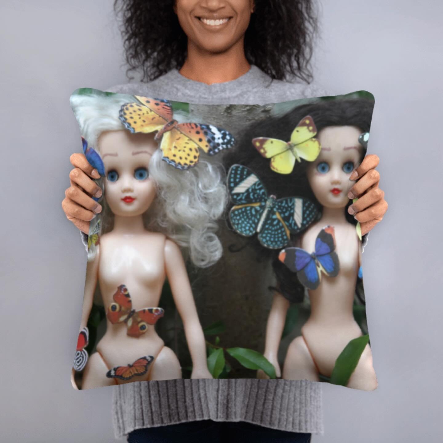 Paige &amp; Ginger throw pillows are coming soon!!

#pillow #throwpillow #homegoods #homedecor #paige #ginger #paigeandginger #adventures #naked #nude #nudistlife #dolls #dollstyle #dollstory #dollstories #dollstagram #dollsofinstagram #art