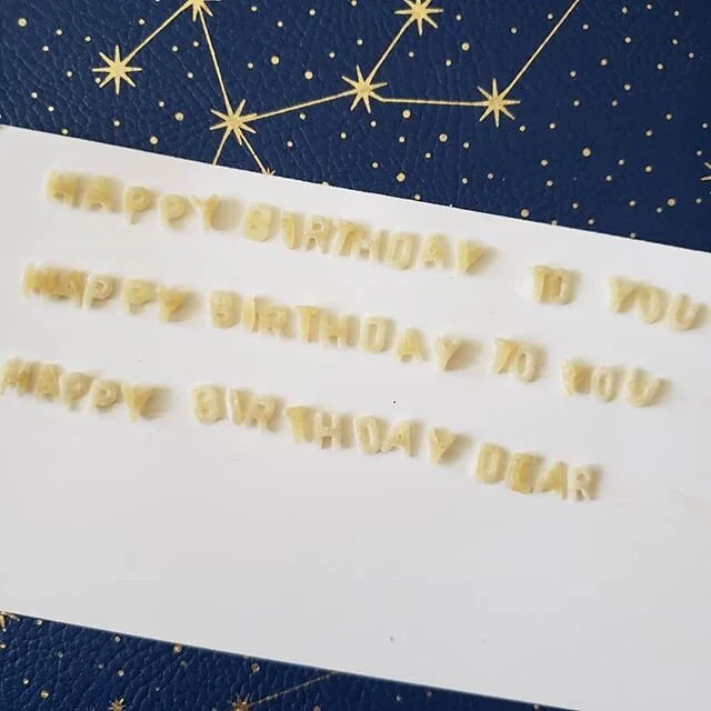 Happy Birthday toooothflyyerrr! Kickstarter is live after one false start!  Link in the bio #make100toothflyers #sweetsrotyourteeth #thetoothflyer #gelliplate #geliplate #silkscreen #silkscreenprinting #handmadepaper #monoprint #monoprinting