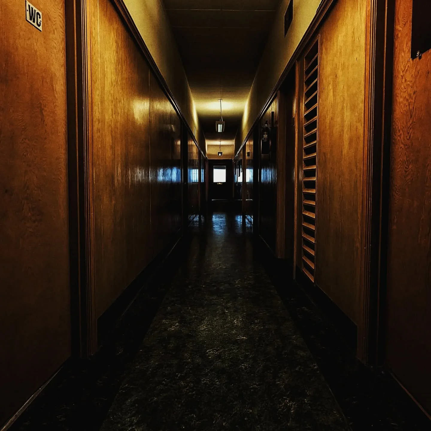 "Wait in the hallway... "
- Digital Ninja®
#california #hallways