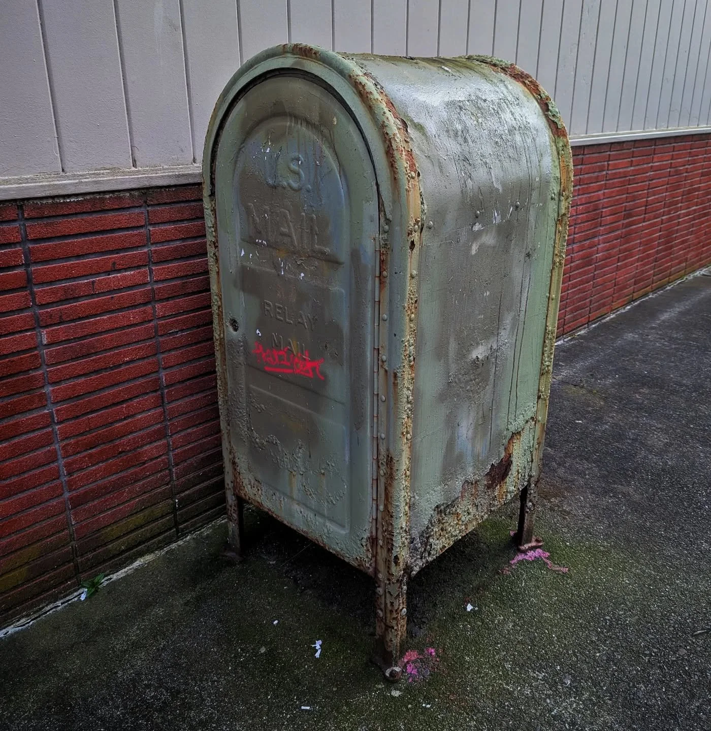 A relic of functionality and process.
Rust and Patina add to the story. 
Neither rain, nor snow, nor sleet, nor hail shall keep the postmen from their appointed rounds (Herodotus)...is such an amazing promise.
- Digital Ninja®
#postalworkers #