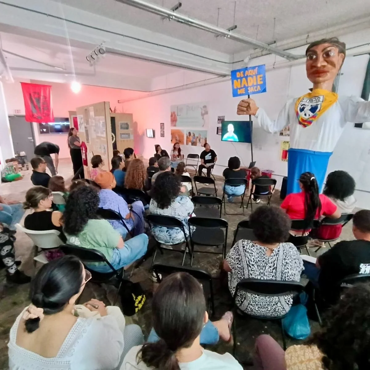 &iexcl;La juventud de Manuel A. P&eacute;rez habla! 🗣

Este pasado s&aacute;bado 20 de septiembre, los j&oacute;venes del Residencial Manuel A. P&eacute;rez, lideraron la conversaci&oacute;n &iexcl;Queremos vivir!, seguida por la presentaci&oacute;n