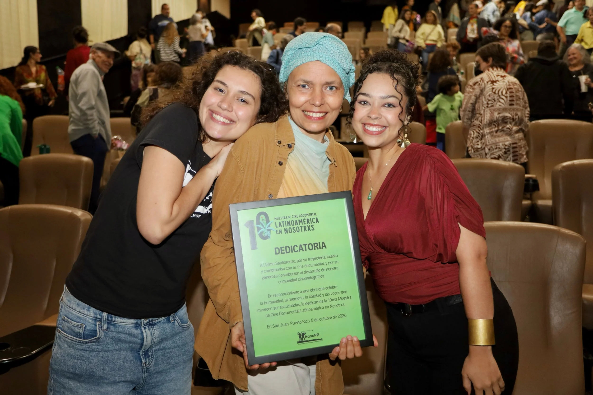&iexcl;Una apertura para recordar! ✨ Hermosas fotos por Francisco Floyd Claudio Morales. 📸👏🏽

Arrancamos la 10.&ordf; Muestra de Cine Documental Latinoam&eacute;rica en Nosotrxs con casa llena, mucha emoci&oacute;n y algo que nos llena de orgullo: